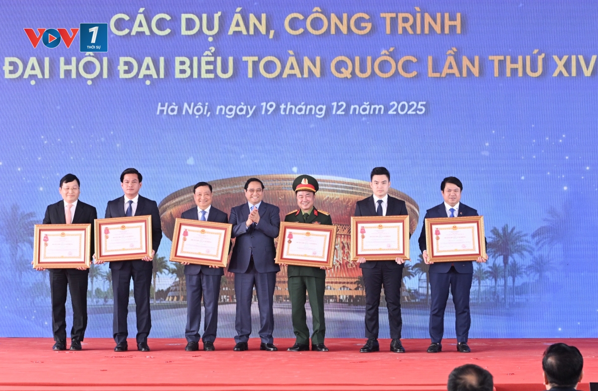 Thủ tướng: Triển khai các dự án trọng điểm quốc gia